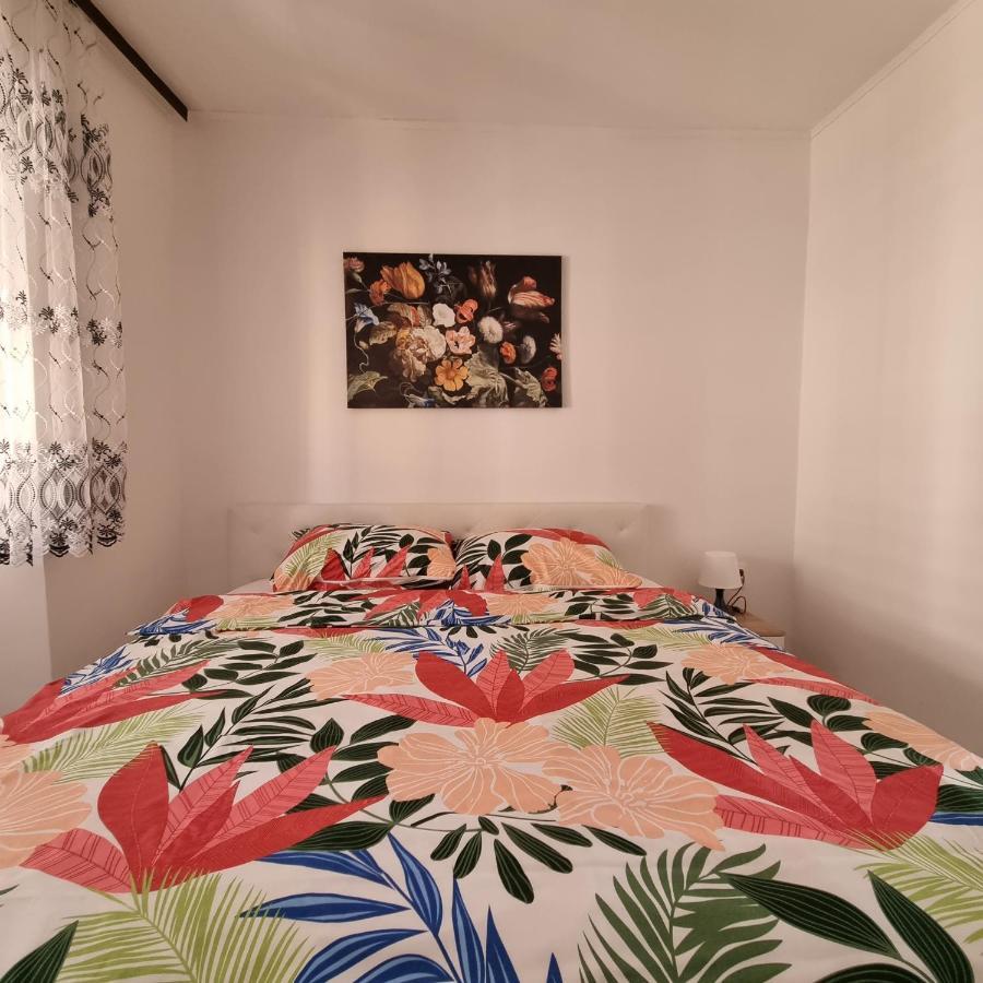 Apartman Dora With Sea View And Terrace Ουμάγκ Εξωτερικό φωτογραφία